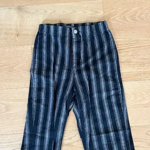 Brandy Melville - Striped Straight Leg Pants in Black & Gray thumbnail 2