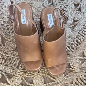 Steve Madden 9 leather Tan Block Heel Sandals thumbnail 3