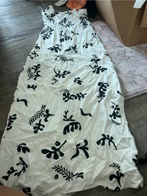 Paper Heart White & Black Floral Linen Maxi Dress thumbnail 13