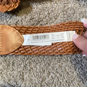 Women’s Belt Tan Woven Medium with Silver Buckle Size S NWT thumbnail 3