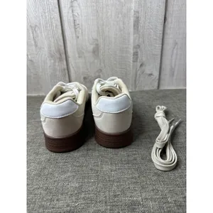 Womens Size 10.5 Beige Faux Suede Low Top Lace Up Sneakers Brown Gum Sole Shoes thumbnail 3