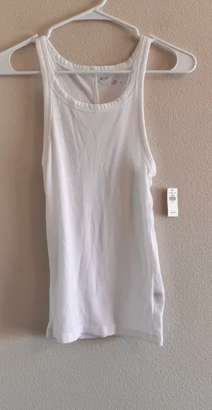 NWT aerie White Scoop Neck Tank Top thumbnail 1