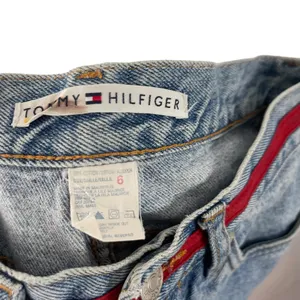 Tommy Hilfiger Vintage‎ 90s Women's Size 6 High Rise Straight Leg Mom Jeans thumbnail 7