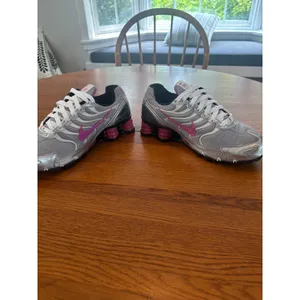 Nike Shox 2007 Metallic Silver Pink Running Shoes Womens 8 Vintage thumbnail 8