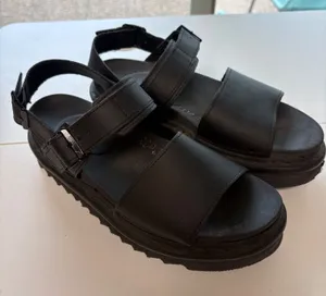 Dr. Martens Blaire Voss Sandals Women 9 Black Leather Platform Chunky Strappy thumbnail 1