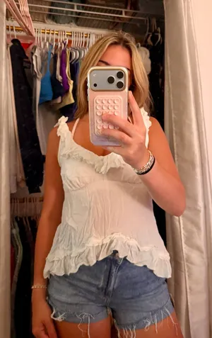 Hollister Top thumbnail 1