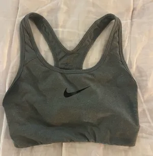 Nike Sports Bra  thumbnail 1