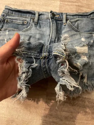 Abercrombie and Fitch high rise shorts thumbnail 6