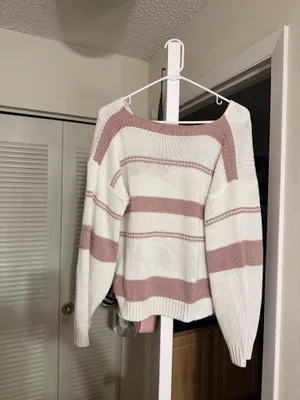 Pink striped sweater Size M thumbnail 2