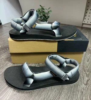 Teva Original Universal Sandals Women’s Sz 10 thumbnail 1
