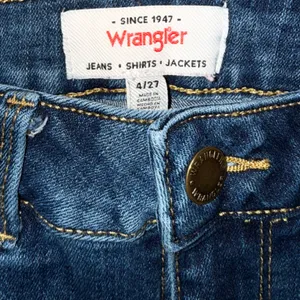 Wrangler Women's High-Rise Bootcut Stretch Jeans thumbnail 2