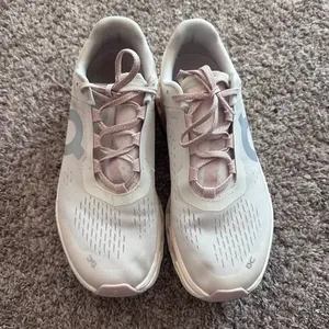 On Cloudmonster pink Running Shoes Size 10 thumbnail 2