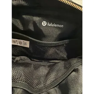 Lululemon Everywhere Belt Bag Women 1L Black Quilted Gold Hardware Fanny Pack thumbnail 6