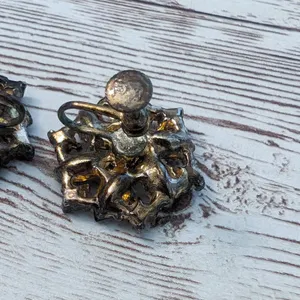 Vintage Screw On Earrings - Purple Gems and Faux Pearls - Poor Condition thumbnail 9