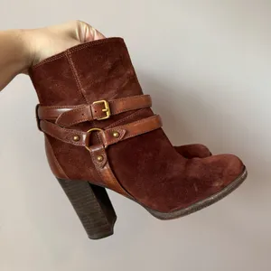 Ugg Women’s Dandridge Suede Leather Harness Ankle Boots in Mahogany‎ Size 8 thumbnail 1