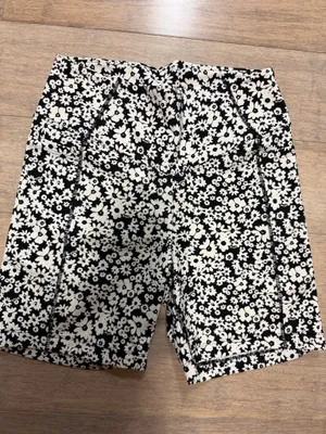 PINK Victoria's Secret Bike Shorts thumbnail 1
