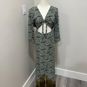 Express Olive Green‎ Leaf Print Cutout Tie Front Maxi Dress Womens Medium thumbnail 2