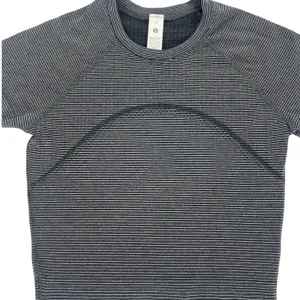 Lululemon Swiftly Tech Cropped Short Sleeve Black White Stripe Size 4‎ thumbnail 4