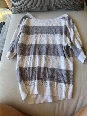 Sweater thumbnail 1