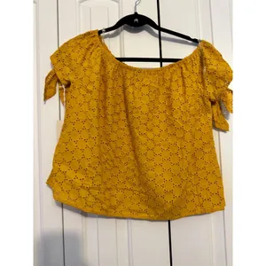 Universal Thread yellow eyelet short sleeve blouse NWT‎ XS thumbnail 6