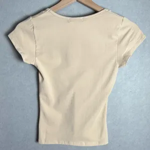 Brand New WeWoreWhat Cropped Baby V-Neck Short Sleeve T-Shirt in Beige NWT thumbnail 2