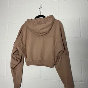 Gymshark Womens Tan Brown Cropped Cargo Hoodie Sweatshirt Small Logo Utility thumbnail 4
