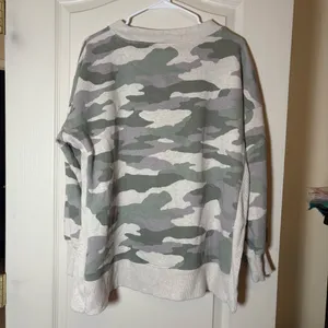 Aerie Good Vibes Oversized Sweatshirt SZ Large. Camo Green Flowy Cozy Loose Fit. thumbnail 2