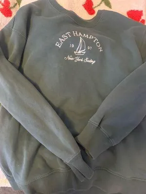 Hollister sweatshirt  thumbnail 1