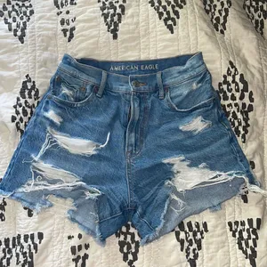 American Eagle HW Jean Shorts Size 0 thumbnail 1