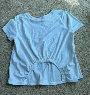 Lululemon Short Sleeve Cropped Shirt thumbnail 3