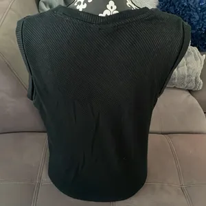 GAP Black Tank Top Size Medium thumbnail 4