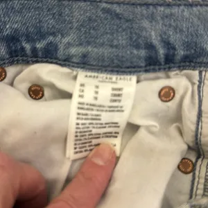 American Eagle ripped jeans thumbnail 7