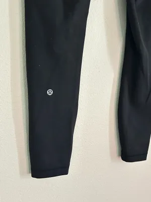 Women’s Lululemon Black Wunder Under High Rise Leggings size 6 24” thumbnail 5
