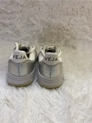 Veja Women’s White Sneakers with Iridescent Silver Accents. Size-7 thumbnail 3