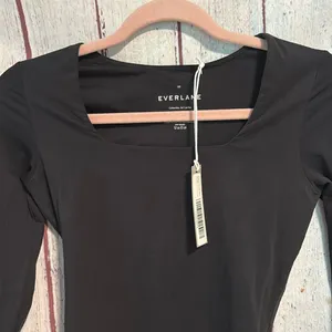 NWT Everlane The Long-Sleeve Supima® Square-Neck Bodysuit thumbnail 6