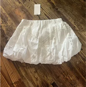 zara skirt  thumbnail 3