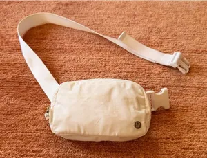 Lululemon Everywhere Belt Bag 1L White Opal O/S thumbnail 1