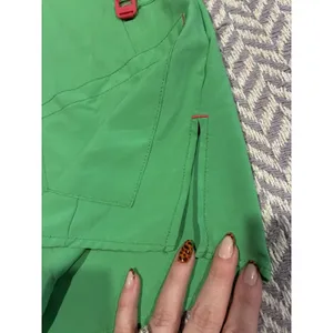 Carhartt Modern Fit Force Cross-Flex V-Neck Scrub Top Women's size Small Green thumbnail 5