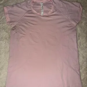 Swiftly Tech Strawberry Milkshake Size 12 NWOT thumbnail 1
