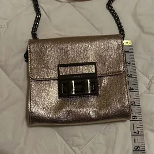 TopShop Gorgeous gold crossbody handbag EUC thumbnail 11