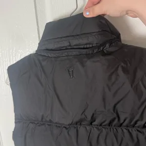 Vuori Alta Down Vest in Black S thumbnail 4