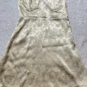 Princess Polly Champagne Pop Mini Dress Women’s Size 4 thumbnail 7