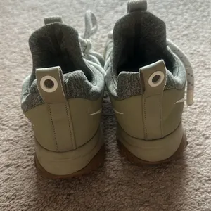 Nike City Loop in Olive Women’s 9 thumbnail 4