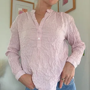 H&M pink and white linen top thumbnail 1