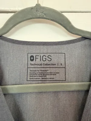 FIGS Scrub Top thumbnail 2