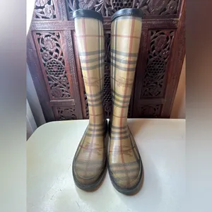 Burberry Women's Calf Rubber Rain Boots Size 5. Authentic. thumbnail 3