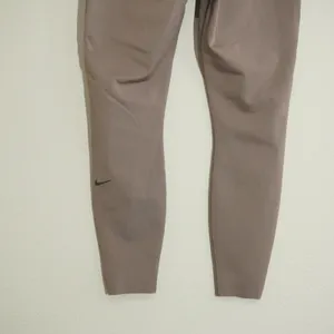Nike Women's Size Medium Universa Dri-FIT Leggings Mocha Brown High Rise Pockets thumbnail 5