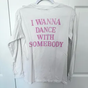 REVOLVE DAYDREAMER Whitney Houston Dance With Somebody Tee SMALL thumbnail 8