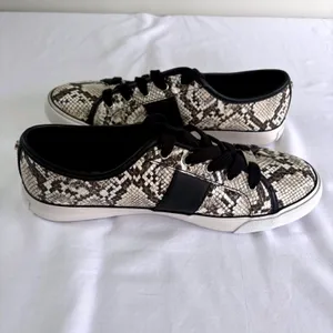 Guess Los Angeles Snake Print Sneakers Women's Size 9‎ Y2K Streetwear Luxe Chic thumbnail 11