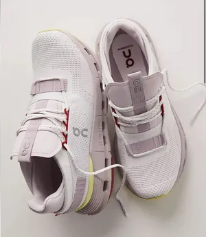 Women’s On Running Cloudnova Sneakers Size 9.5 thumbnail 1